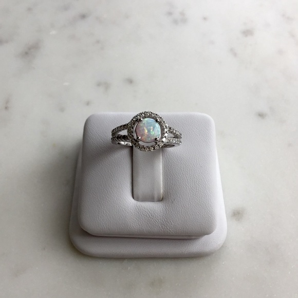 Sale $30 Firm! Sterling Silver White Opal Cz & Clear Cz Ring - Picture 8 of 17
